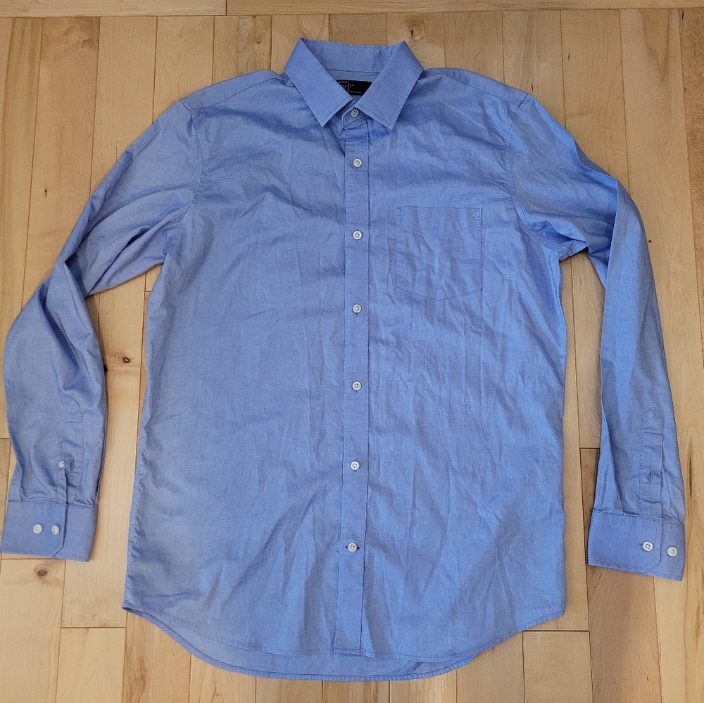 Gap men's size large blue dress shirt